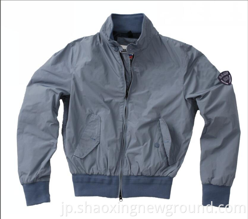 Windproof Men Down Jacket in Winter